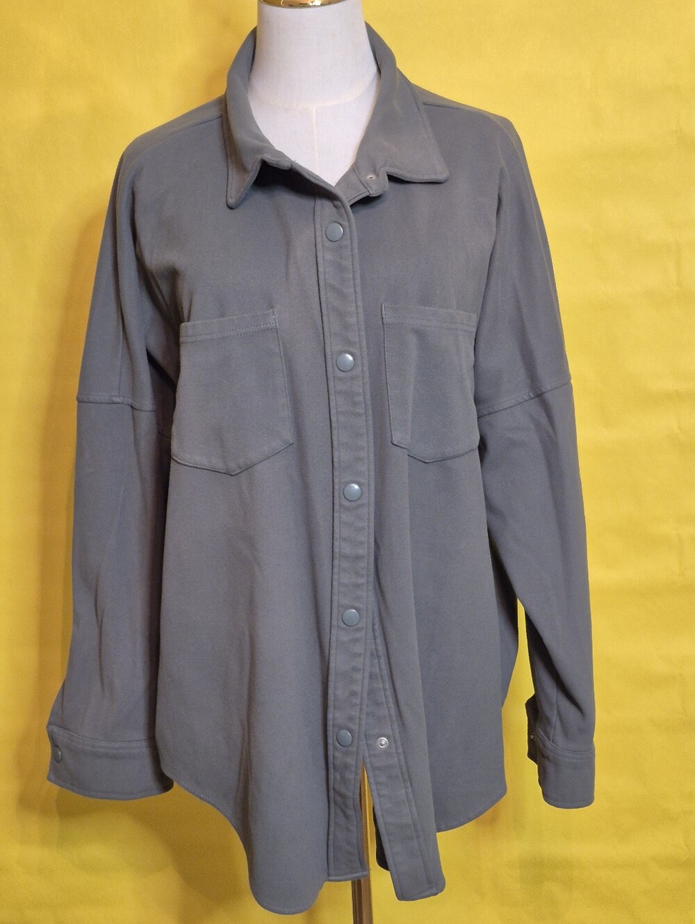 Mondetta Women's Oversized Button-Up Shirt Jacket in Gray